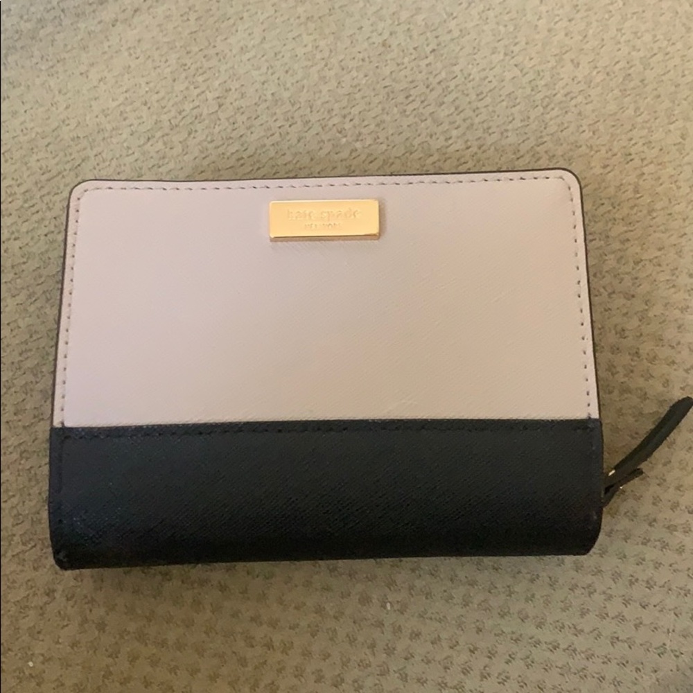 Bifold leather two tone Kate spade wallet gray